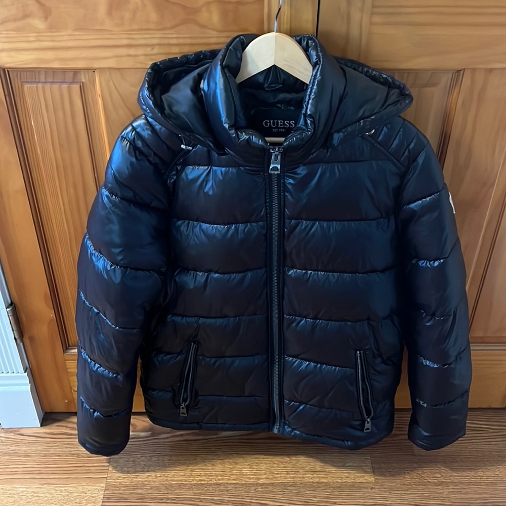 Black guess puffer jacket